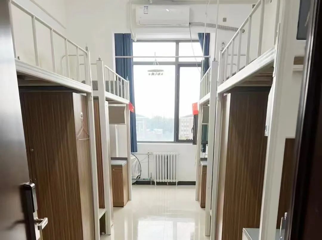 北京中醫藥大學宿舍條件怎么樣,有空調和獨立衛生間嗎？（附宿舍圖片）